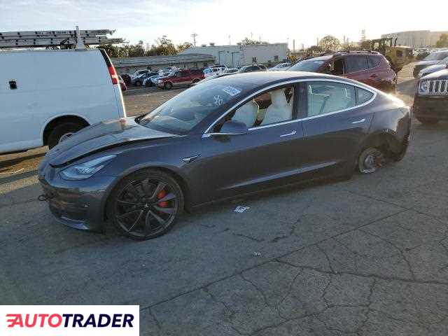 Tesla Model 3 2020