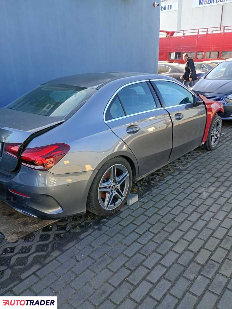 Mercedes A-klasa 2022 1.3 163 KM