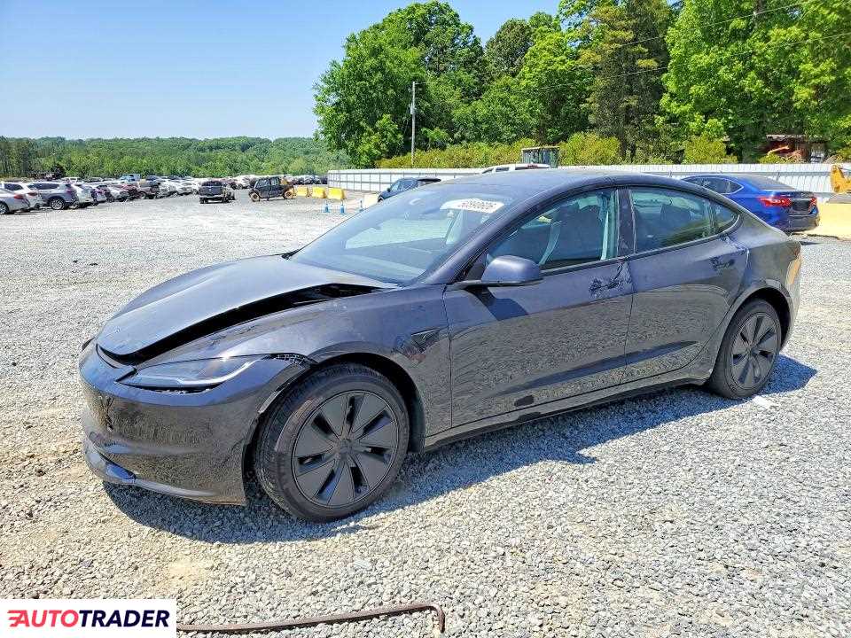 Tesla Model 3 2025