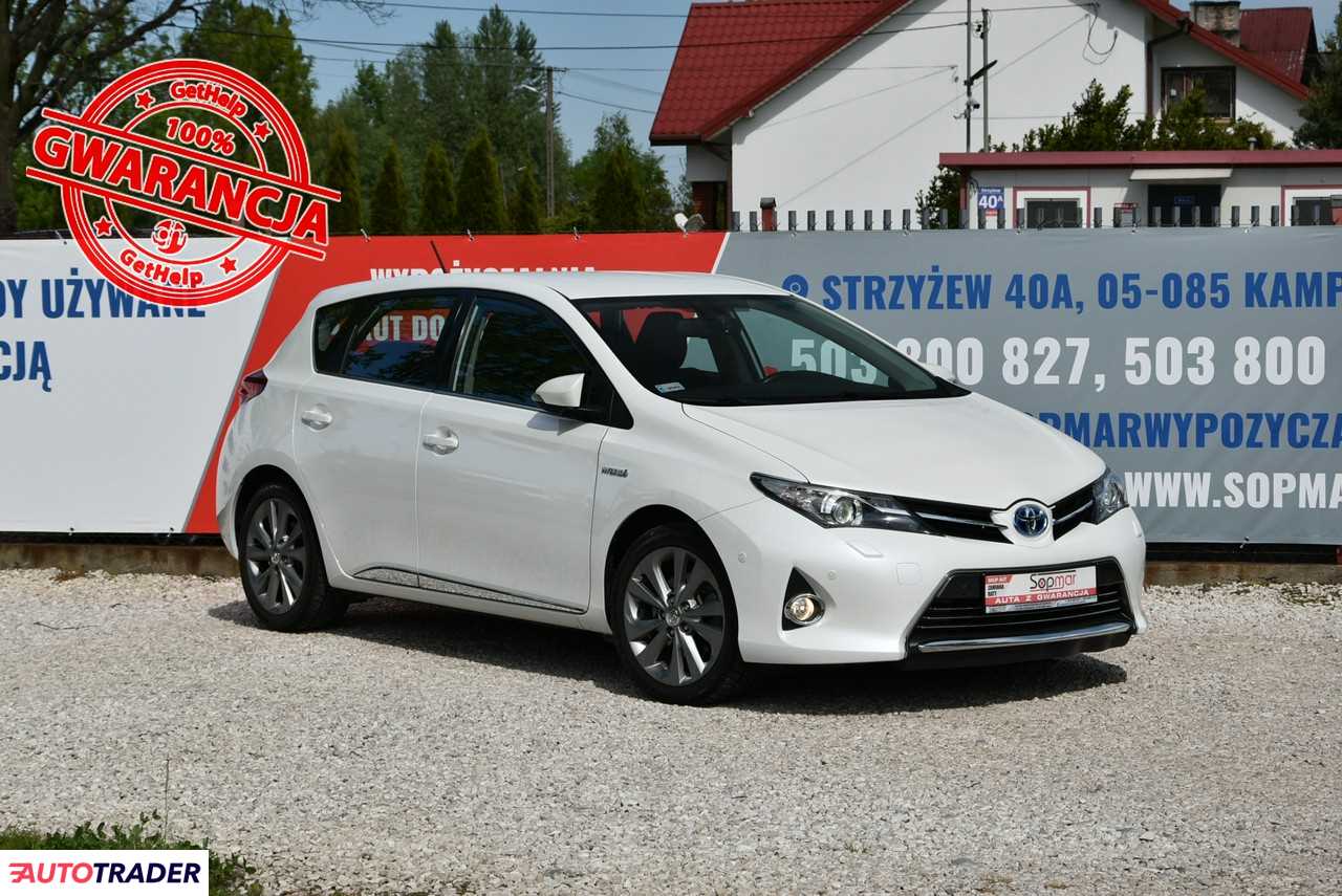 Toyota Auris 2013 1.8 136 KM Toyota Auris 2013 1.8 136 KM