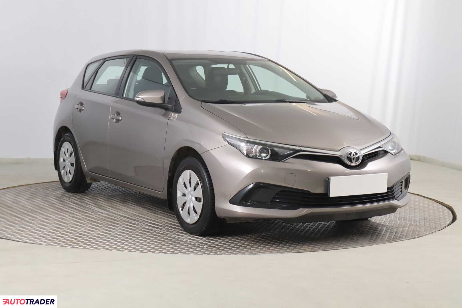 Toyota Auris 1.6 130 KM 2015r. (Piaseczno)