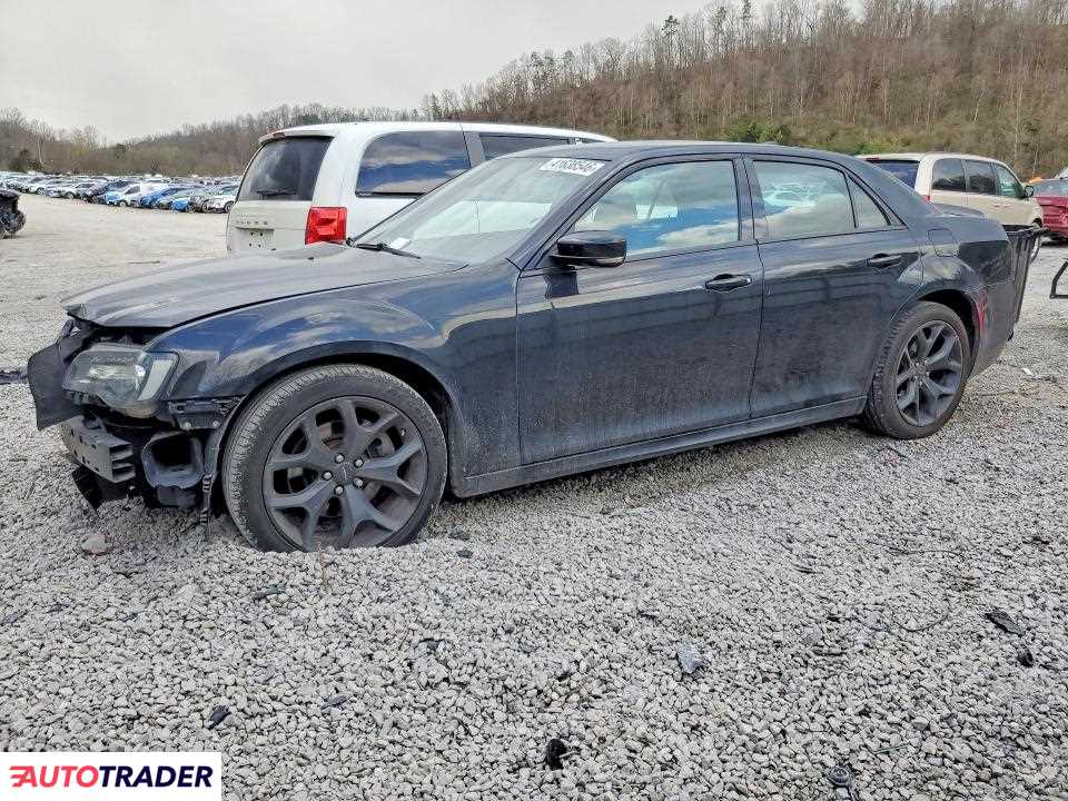 Chrysler 300C 2021 5