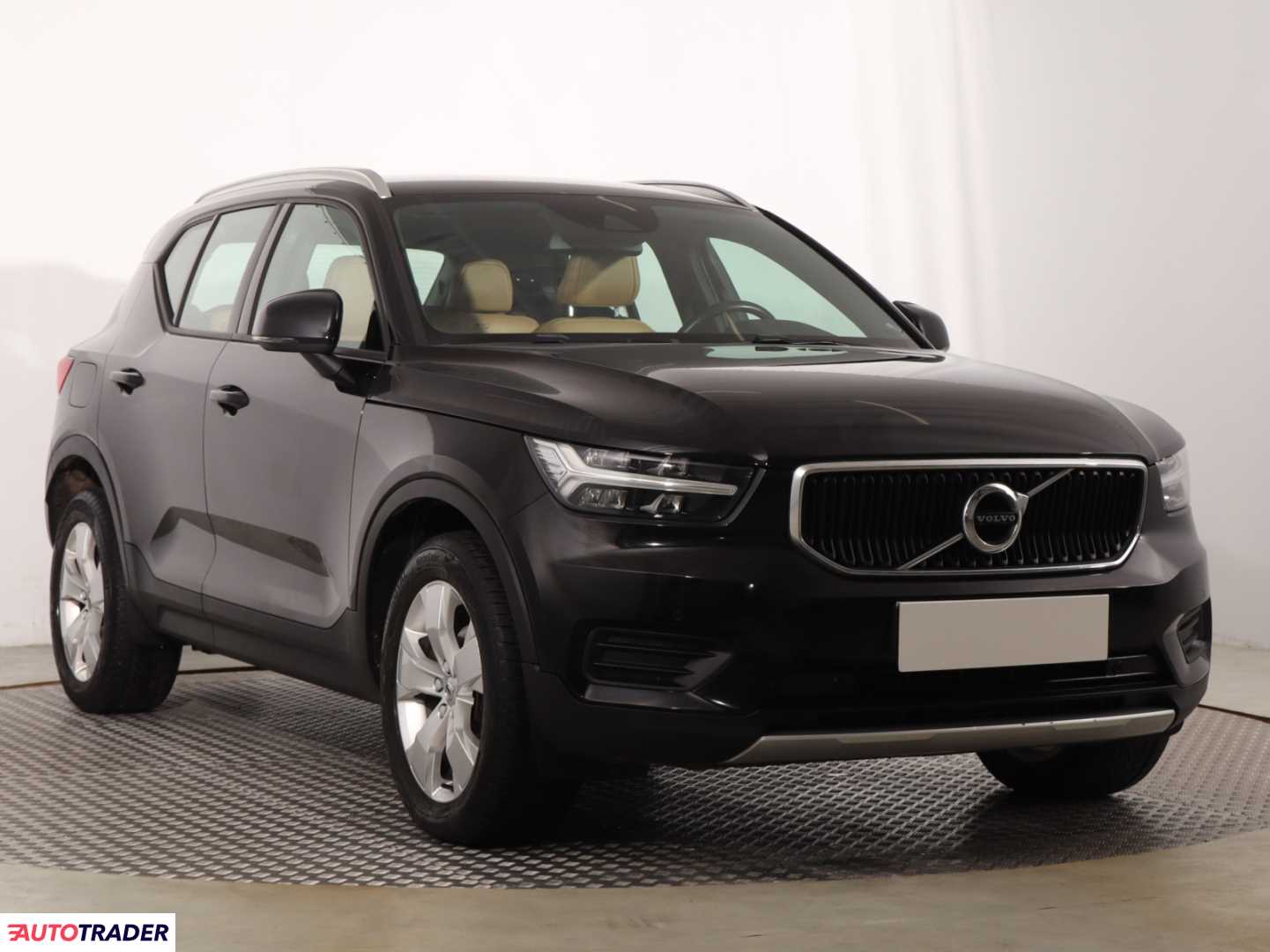 Volvo XC40 2019 2.0 147 KM
