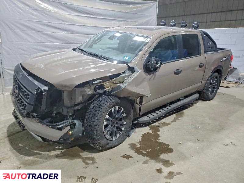 Nissan Titan 2022 5