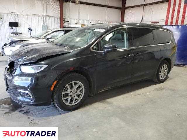 Chrysler Pacifica 2022 3