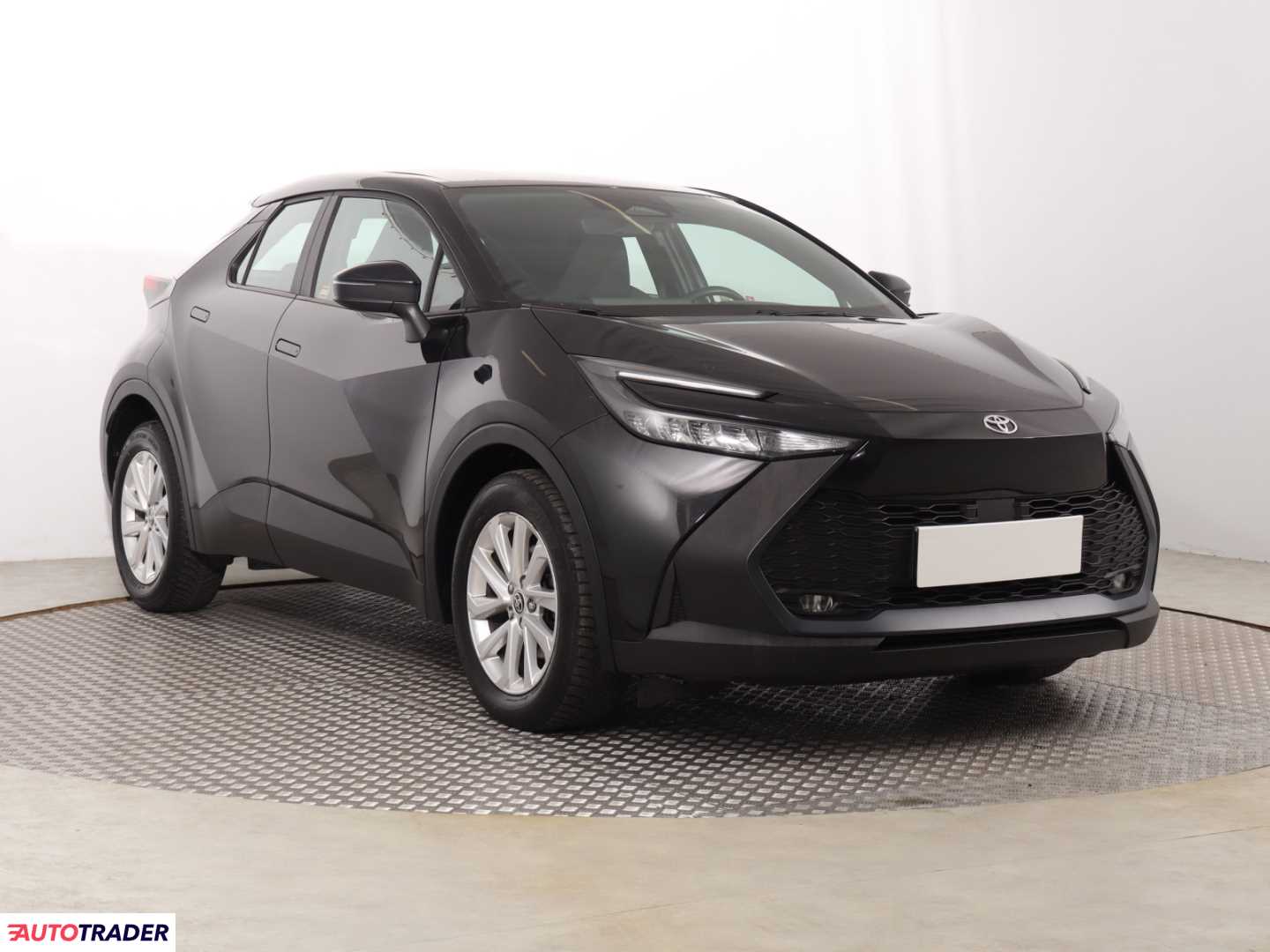 Toyota C-HR 2024 1.8 120 KM