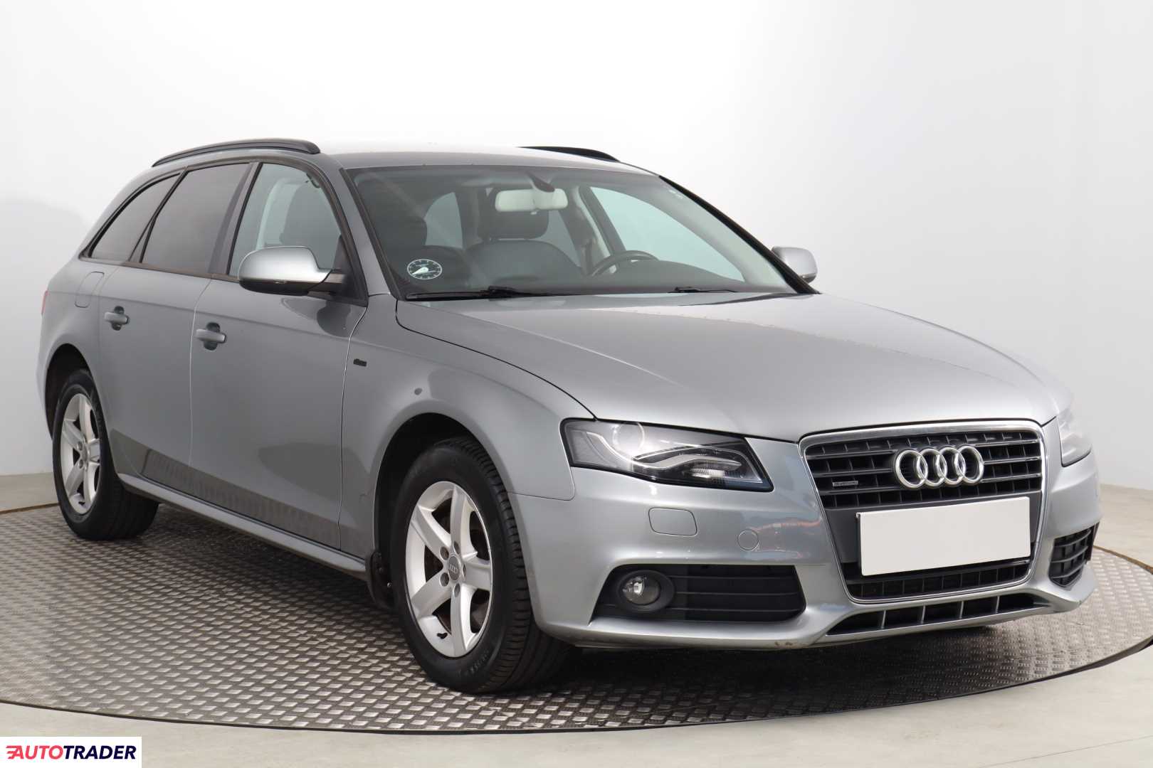 Audi A4 2010 2.0 140 KM