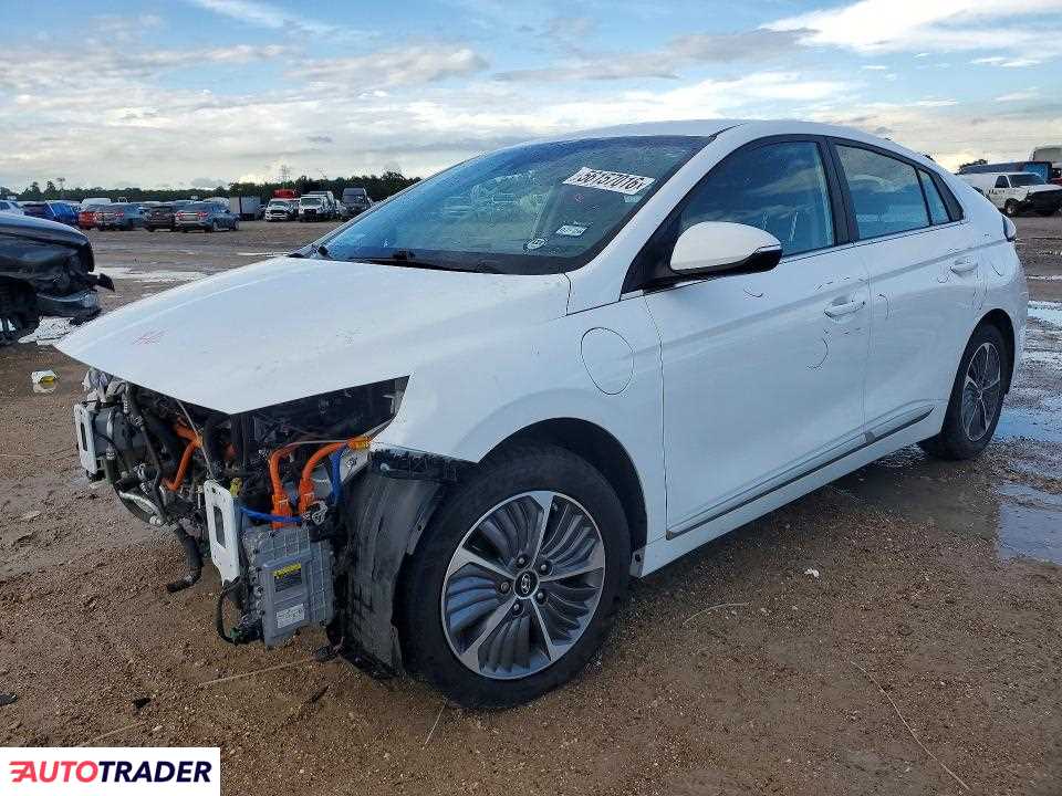 Hyundai IONIQ Hybrid 2021 1