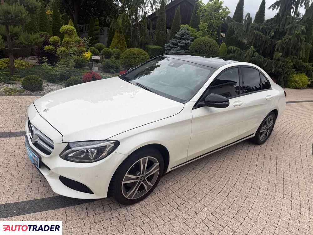 Mercedes C-klasa 2017 2.0 184 KM