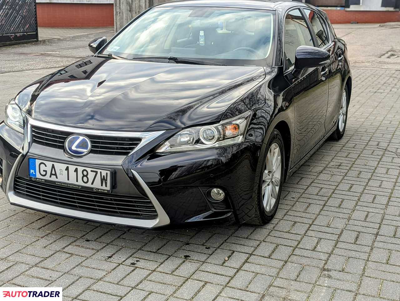 Lexus Pozostałe 2014 1.8 136 KM