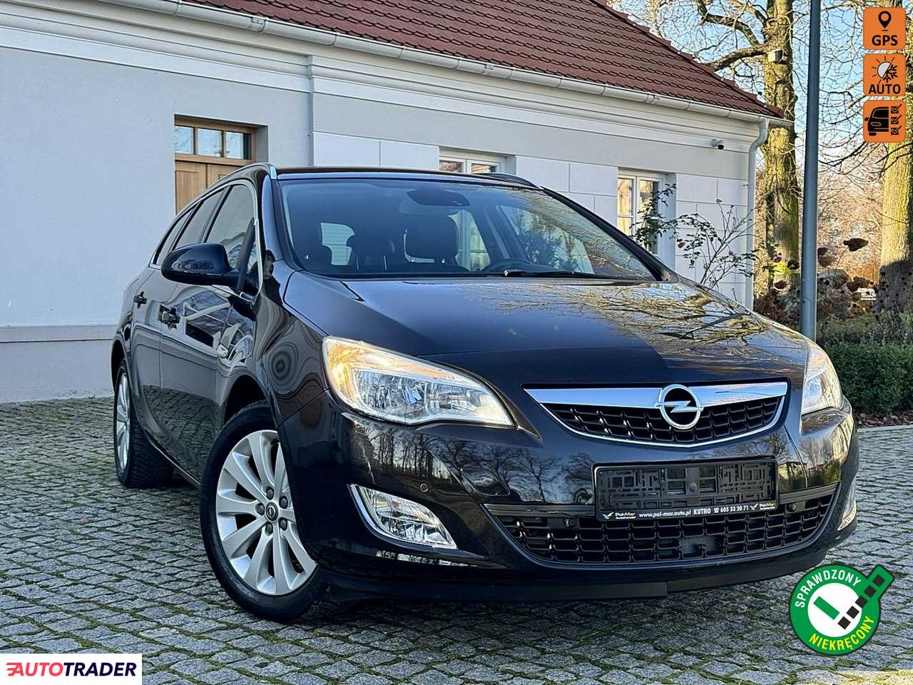 Opel Astra 2011 1.4 120 KM