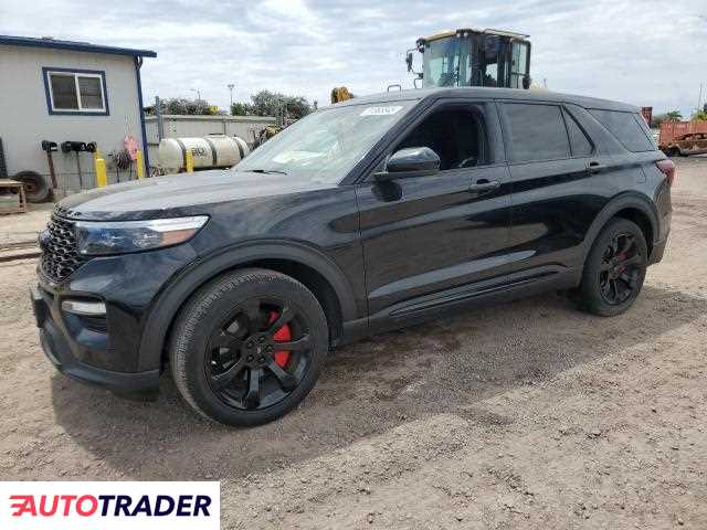 Ford Explorer 2022 3