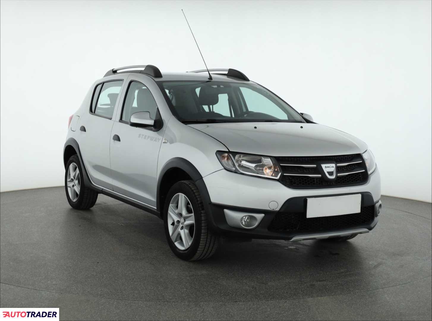 Dacia Sandero 0.9 88 KM 2015r. (Piaseczno)