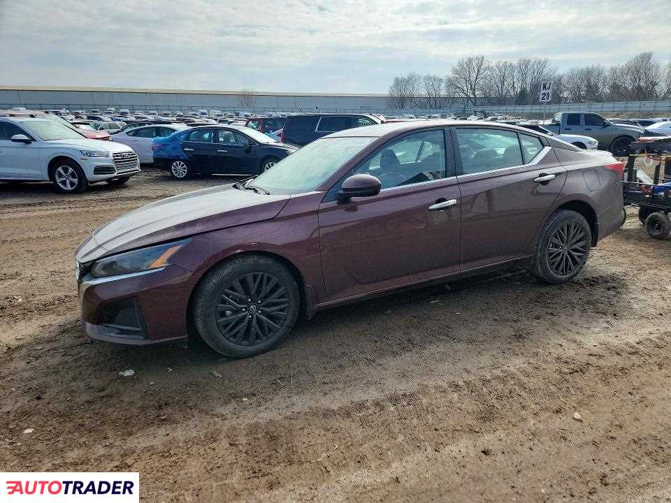 Nissan Altima 2025 2