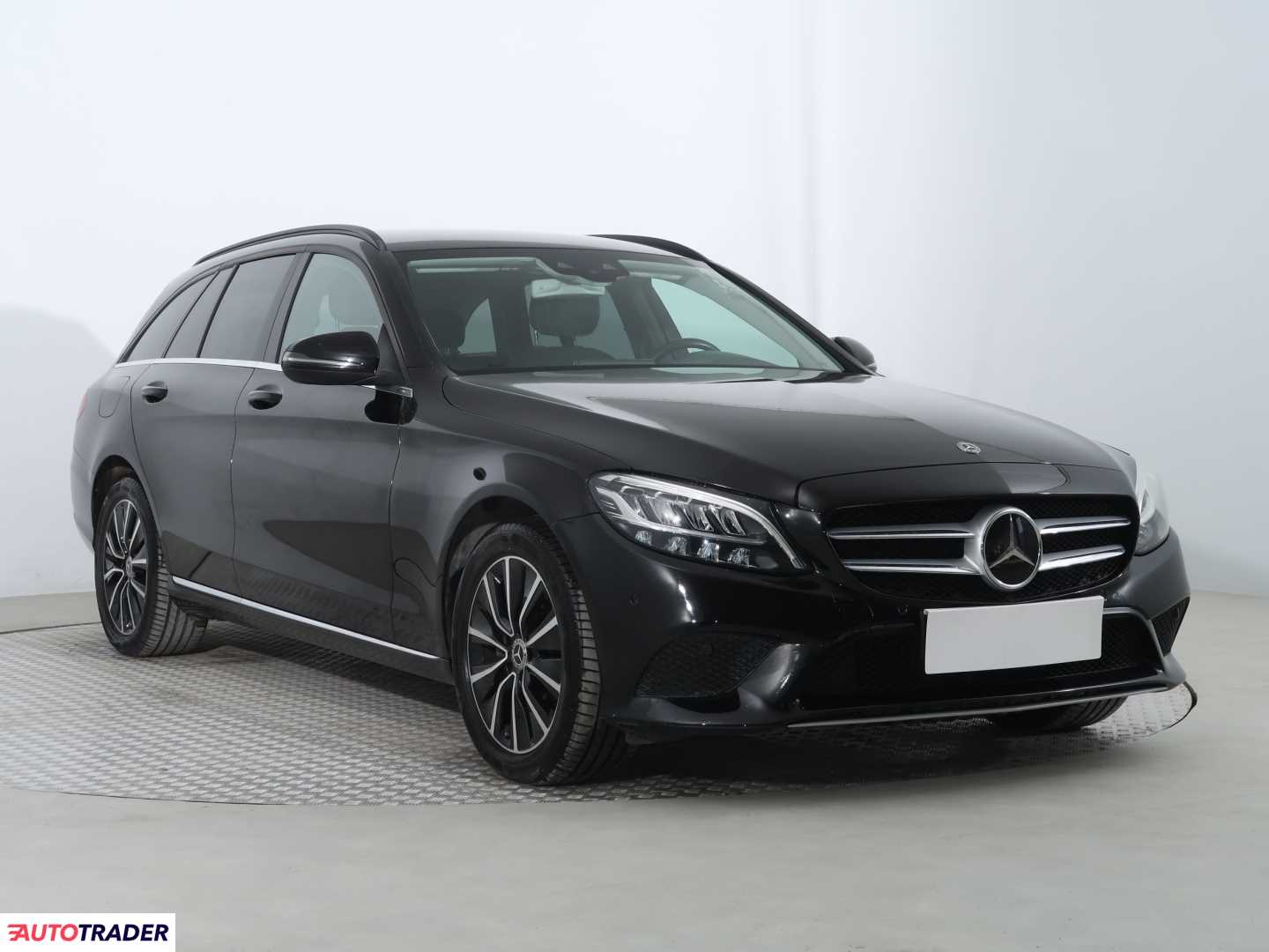 Mercedes C-klasa 2019 2.0 191 KM