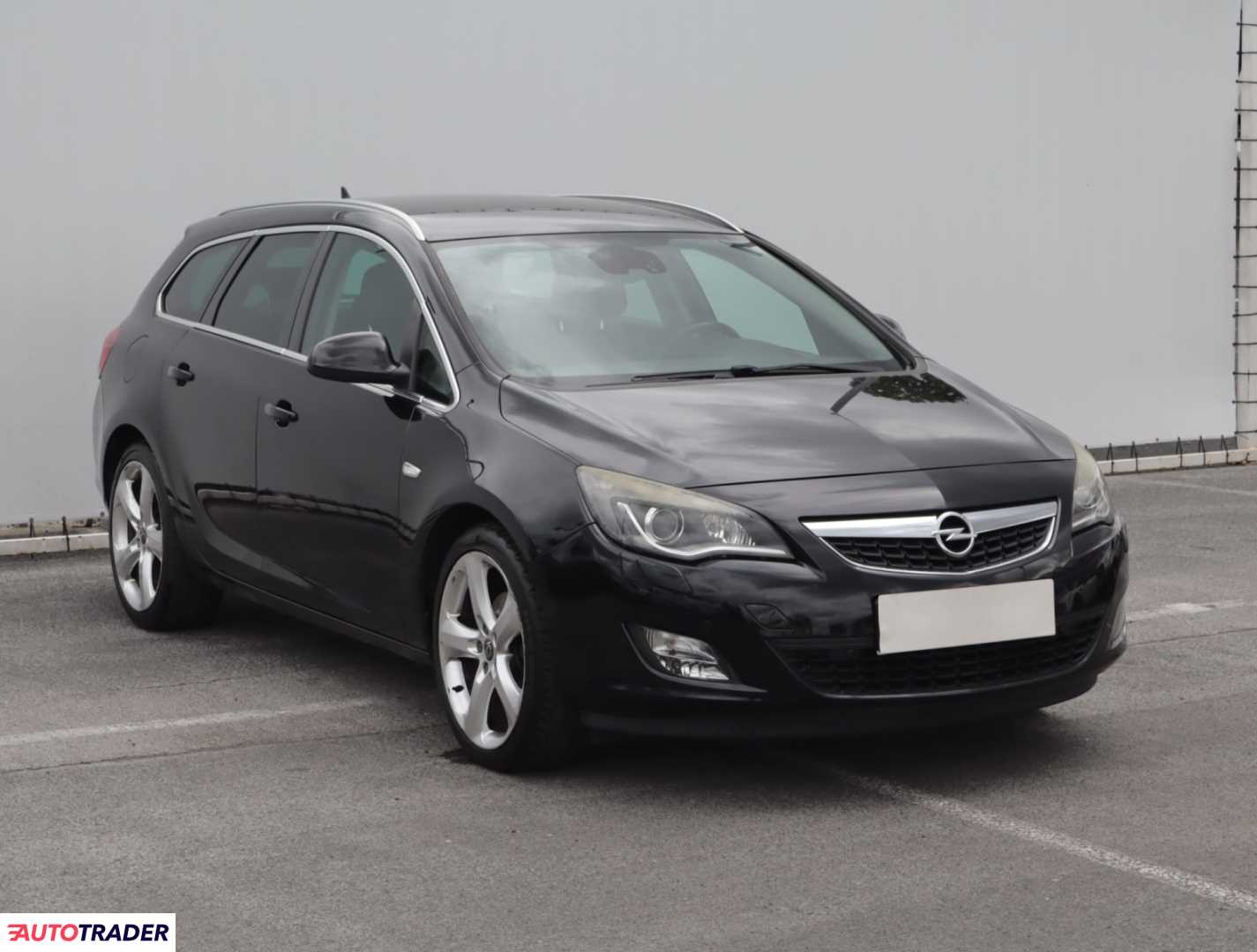 Opel Astra 2011 1.6 177 KM