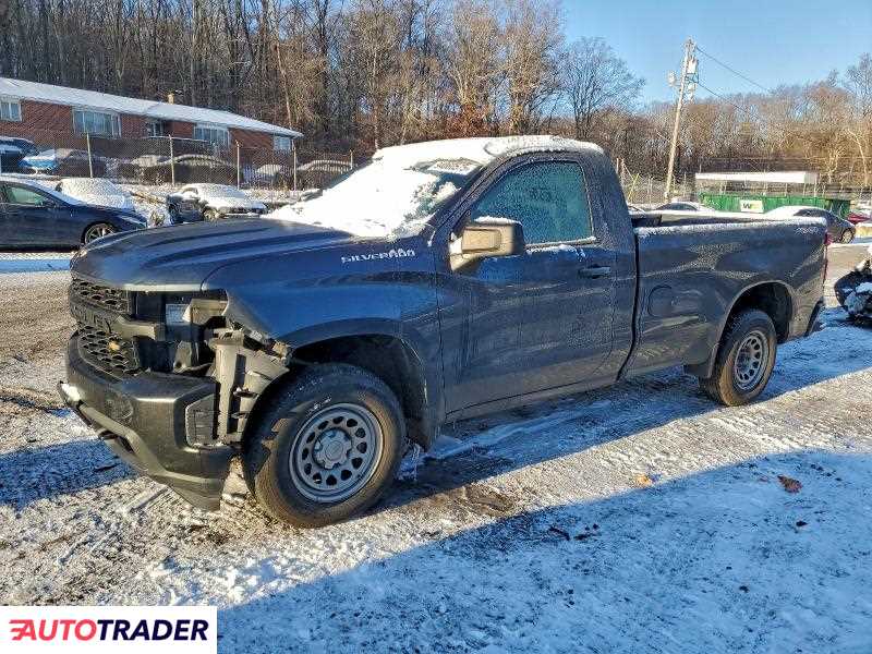 Chevrolet Silverado 2020 4