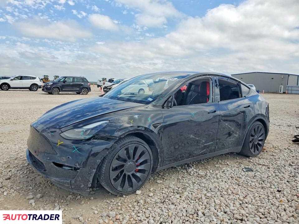 Tesla Model Y 2022