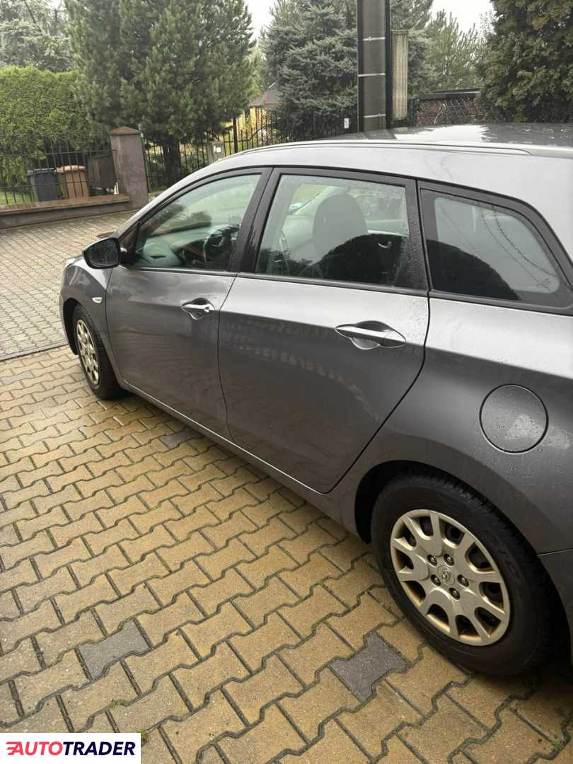 Hyundai i30 2014 1.6 128 KM