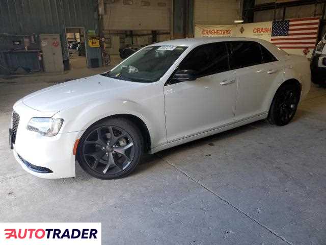 Chrysler 300C 2022 3