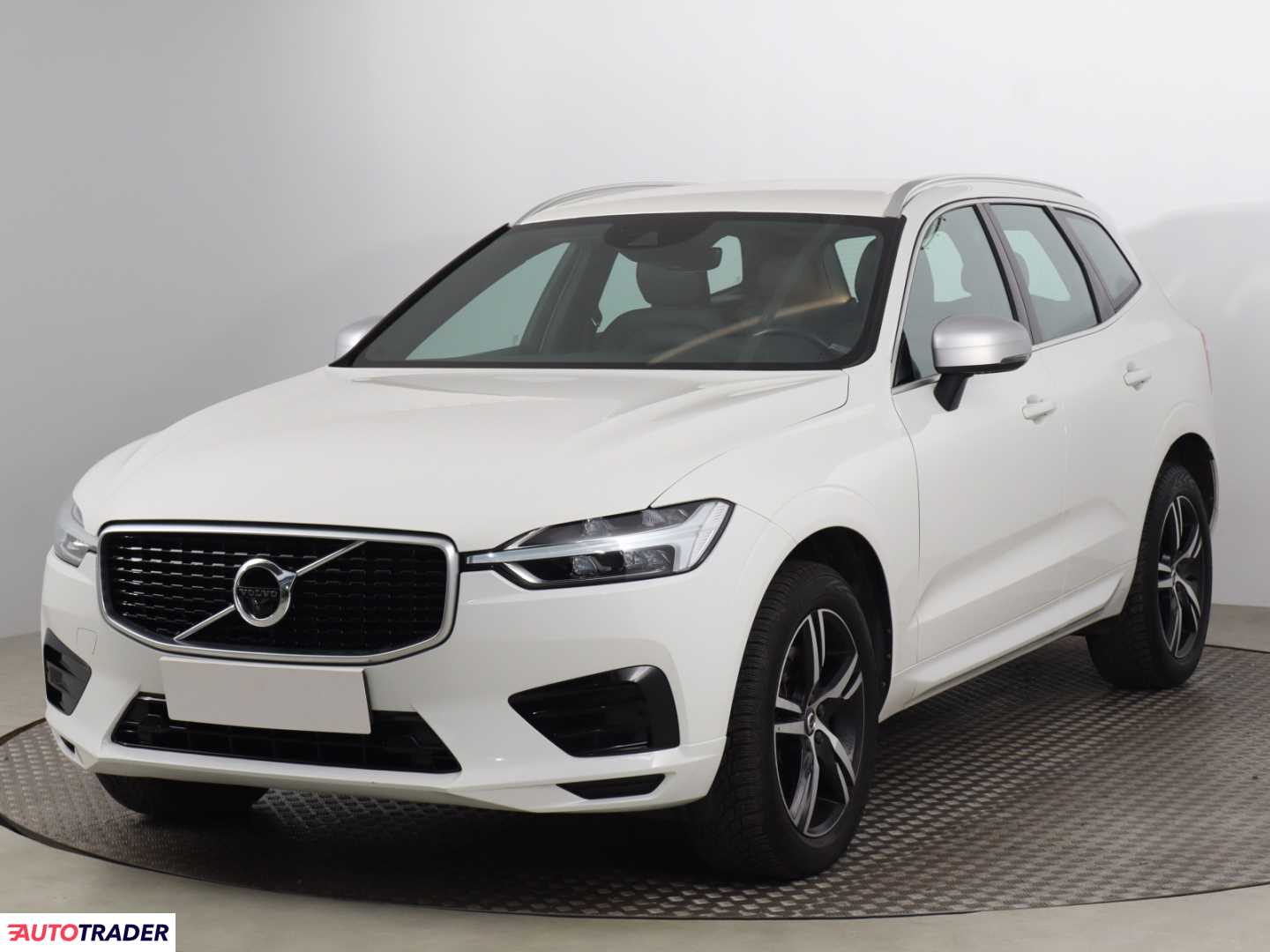 Volvo XC60 2018 2.0 187 KM