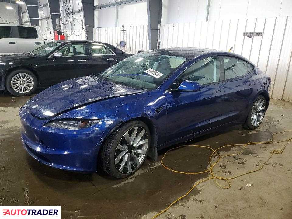 Tesla Model 3 2024