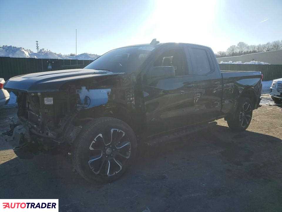 Chevrolet Silverado 2023 3