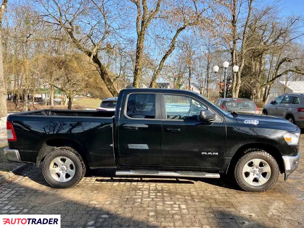 Dodge Ram 2019 5.7 390 KM