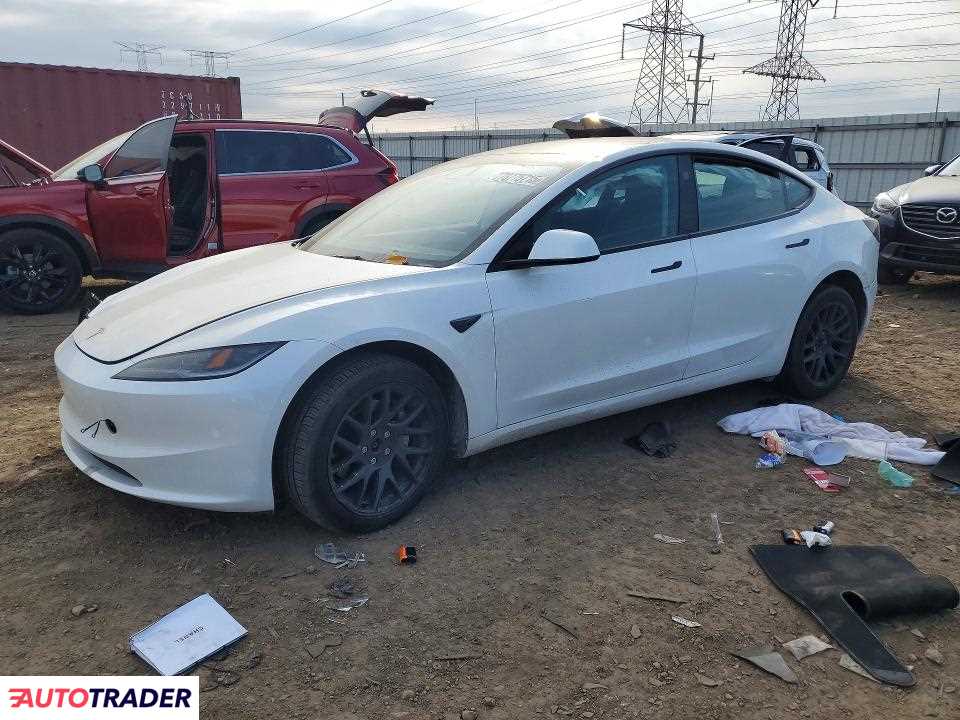Tesla Model 3 2024