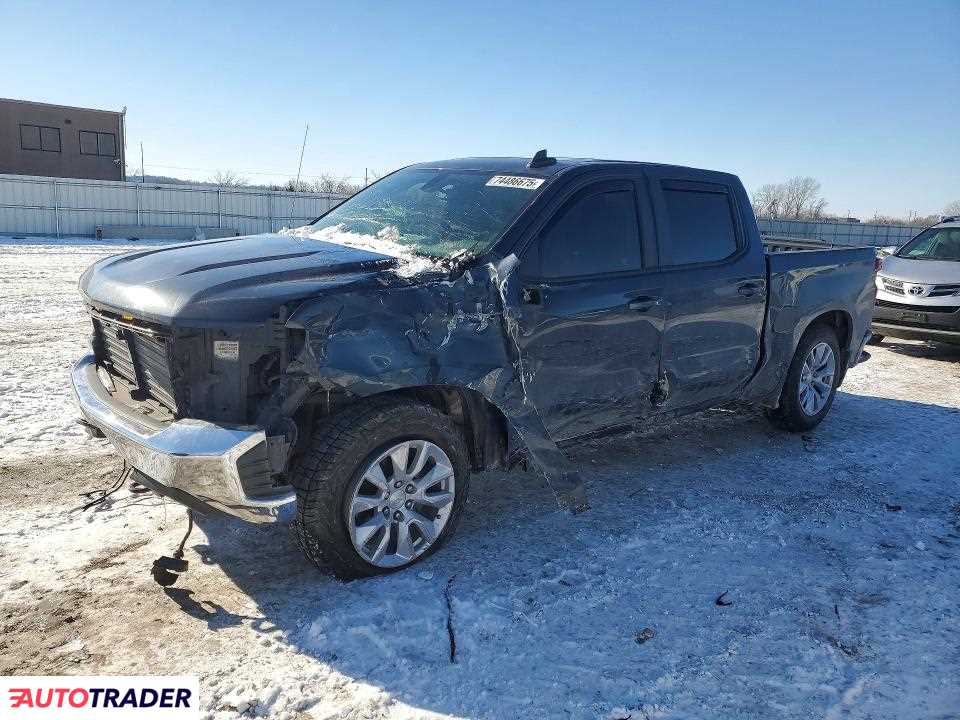 Chevrolet Silverado 2020 3