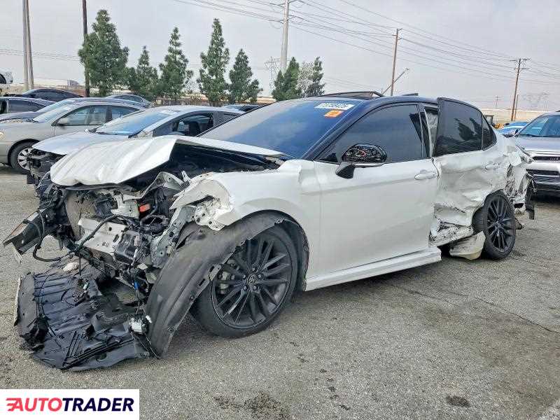 Toyota Camry 2022 3