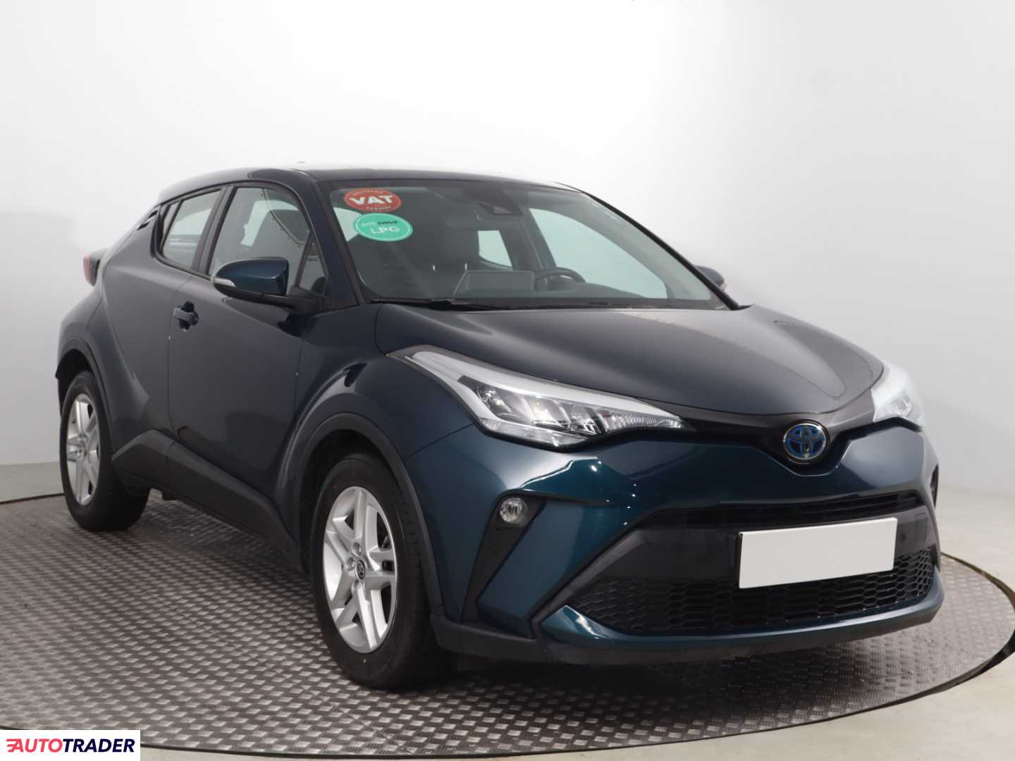 Toyota C-HR 2023 1.8 120 KM