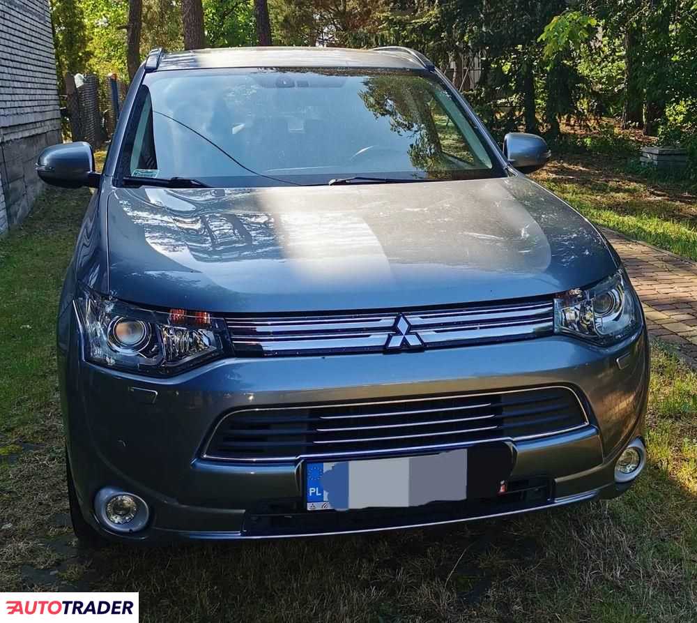 Mitsubishi Outlander 2013 2.0 147 KM Mitsubishi Outlander 2013 2.0 147 KM
