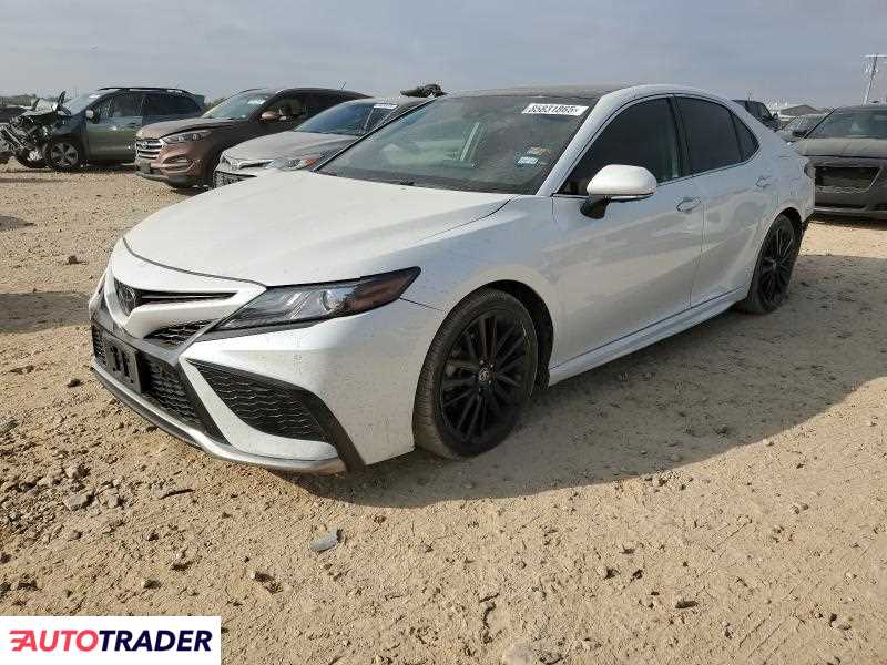 Toyota Camry 2024 3