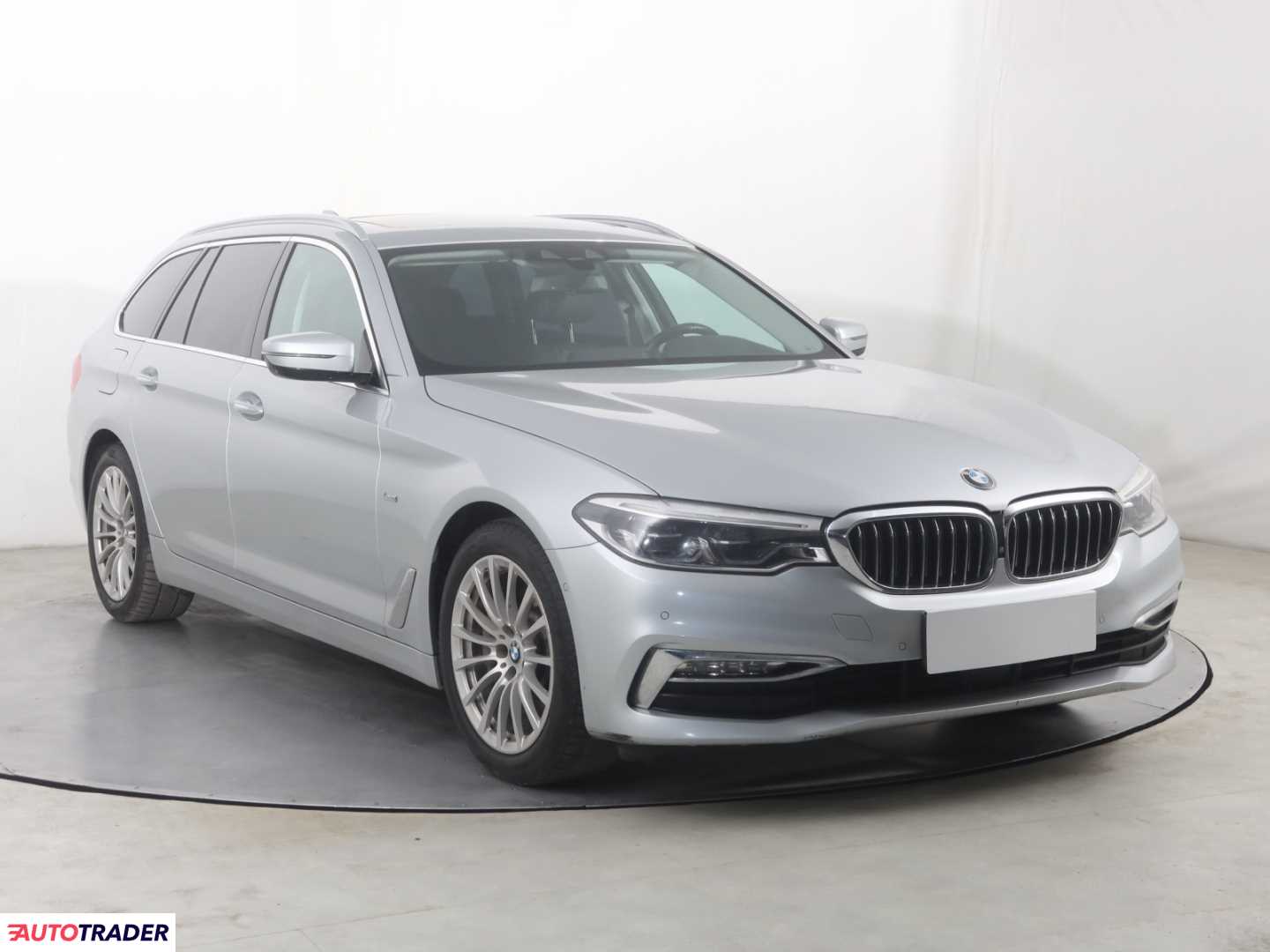 BMW 530 2018 3.0 261 KM