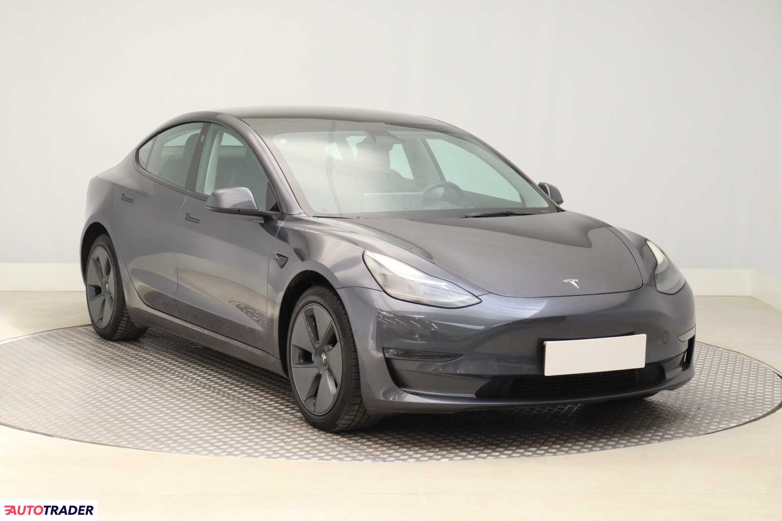 Tesla Model 3 2021 434 KM