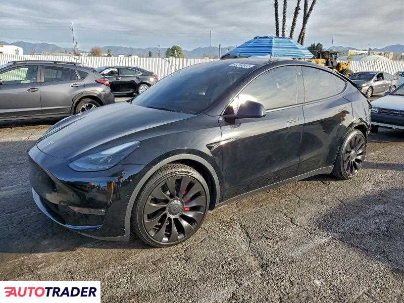 Tesla Model Y 2022