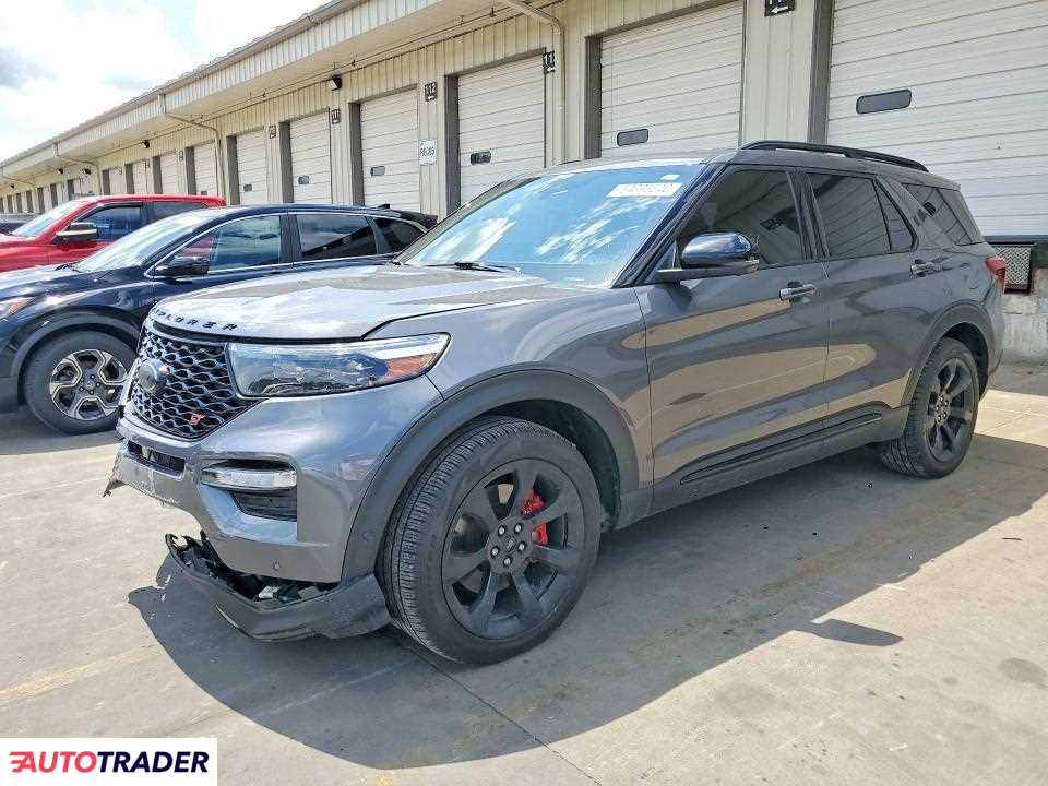 Ford Explorer 2022 3