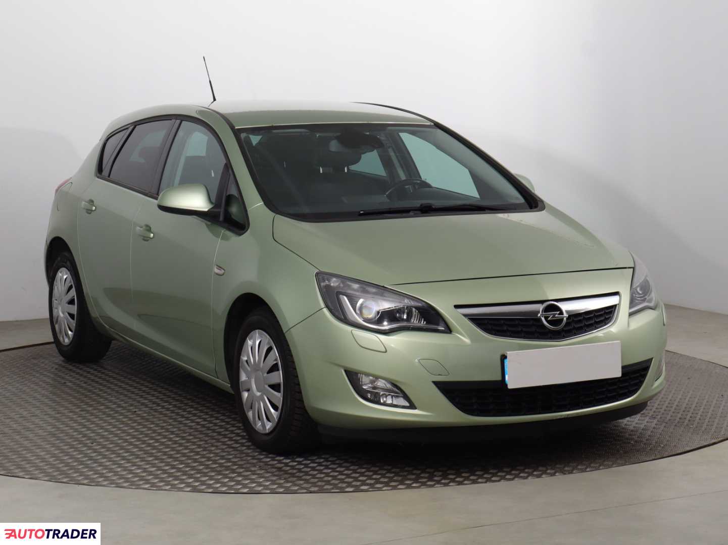 Opel Astra 2011 1.4 138 KM
