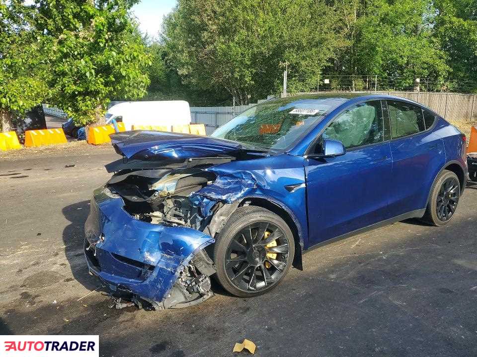 Tesla Model Y 2022