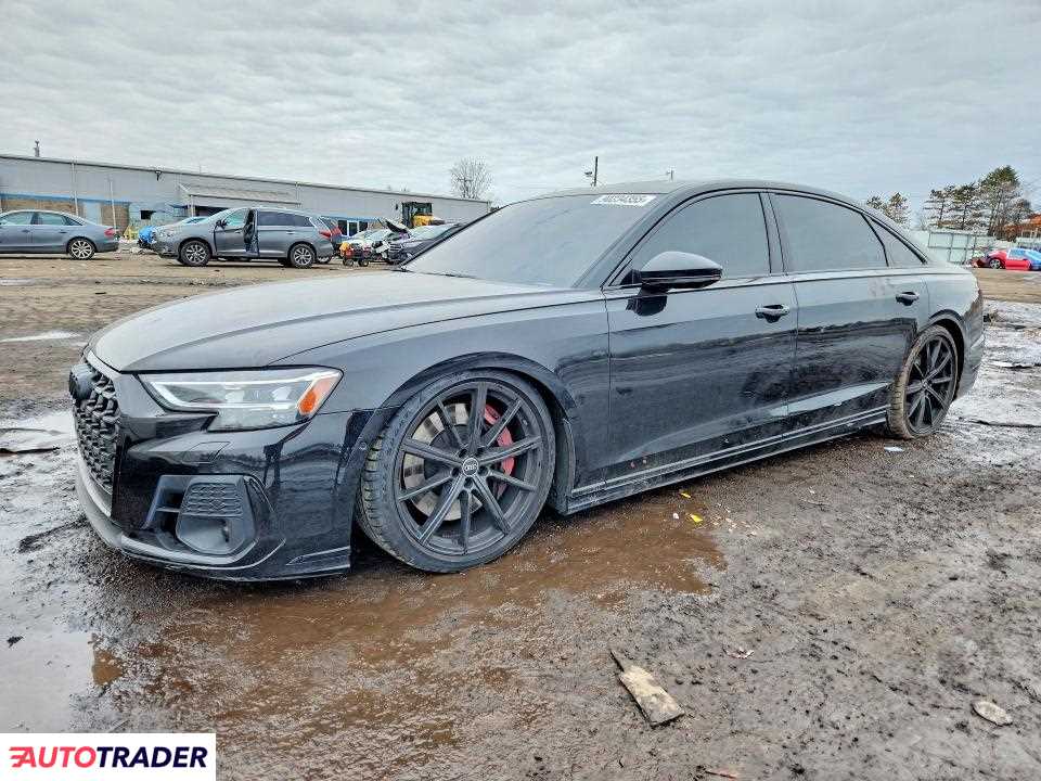 Audi S8 2023 4