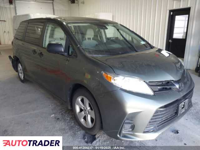 Toyota Sienna 2020 3