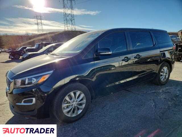 Kia Sedona 2021 3