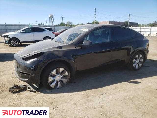 Tesla Model Y benzyna 2023r. (CHICAGO HEIGHTS)