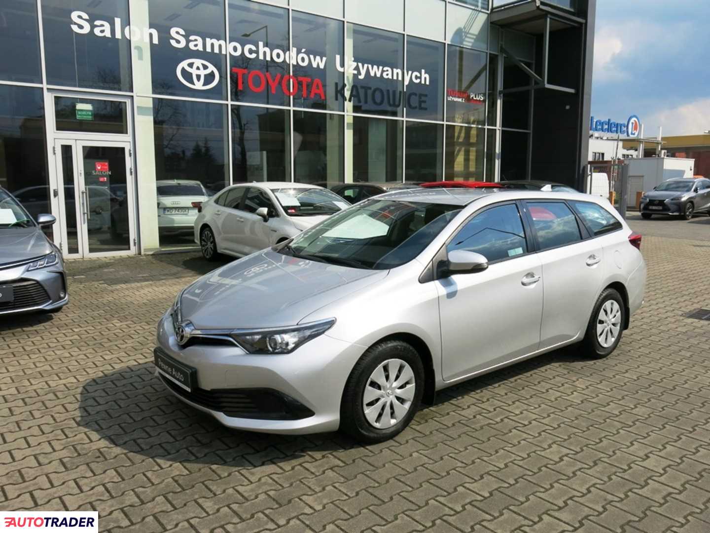 Toyota Auris 2017 1.4 90 KM Toyota Auris 2017 1.4 90 KM