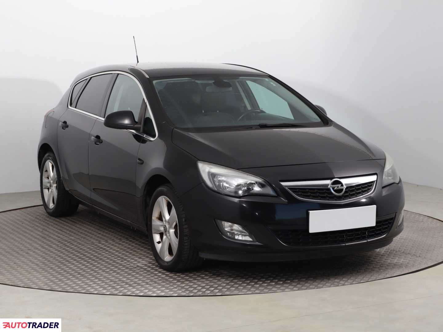 Opel Astra 2010 1.4 138 KM