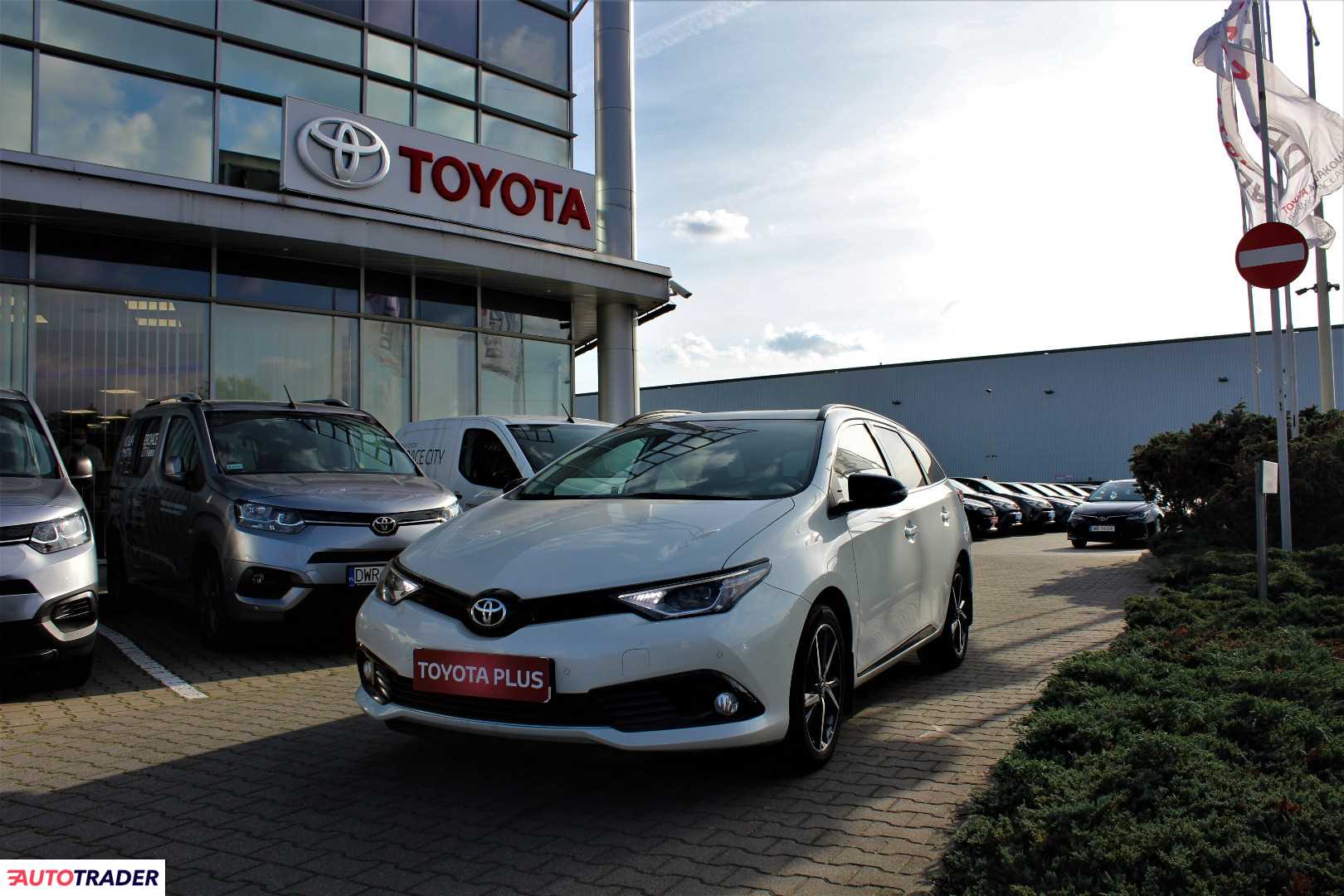 Toyota Auris 2017 1.6 132 KM Toyota Auris 2017 1.6 132 KM