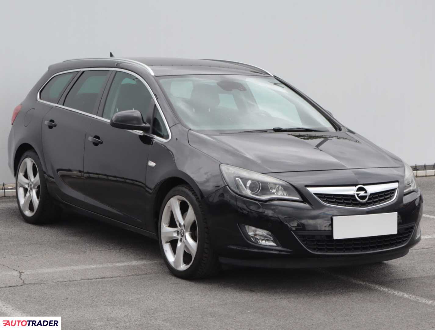 Opel Astra 2011 1.6 177 KM