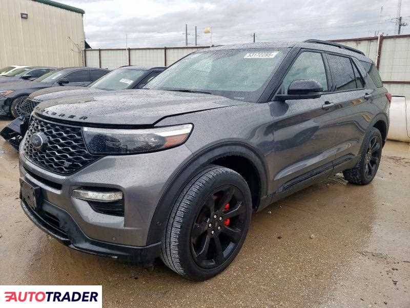 Ford Explorer 2022 3