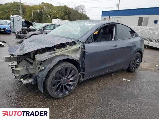 Tesla Model Y 2022